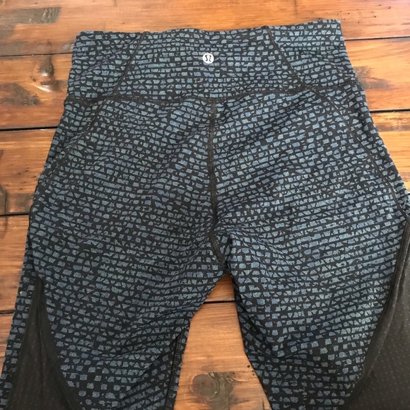 Lululemon Mesh Leggings - Picture 2 of 5